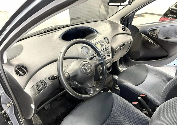 Toyota Yaris cena 14200 przebieg: 175000, rok produkcji 2005 z Koziegłowy małe 232